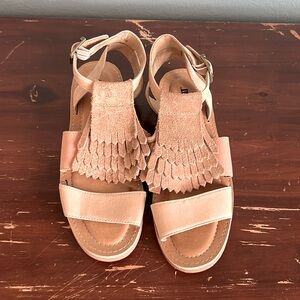 Women’s Caterpillar Sandals